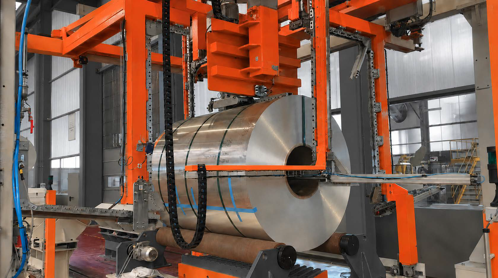 Integrated ID and OD Strapping Machine